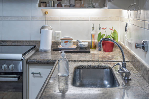 Dónde colocar la tarja de cocina: ventana o isla
